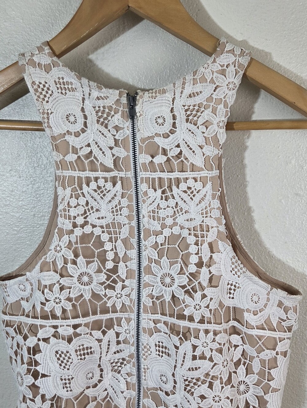 Lovers + Friends White Floral Crochet Lace Mini Dress S Sleeveless Back Zip Boho - Picture 6 of 8